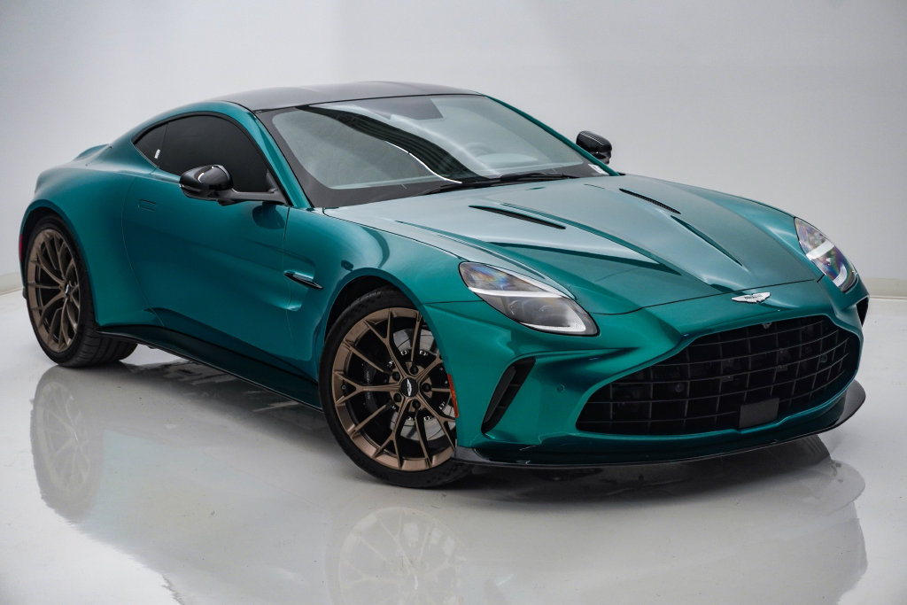 Used 2025 Aston Martin V8 Vantage Coupe RWD image 3
