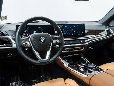 Used 2024 BMW X5 xDrive40i w/ Premium Package image 4