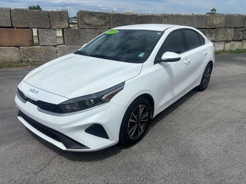 Used 2024 Kia Forte LXS w/ LXS Technology Package FWD image 2