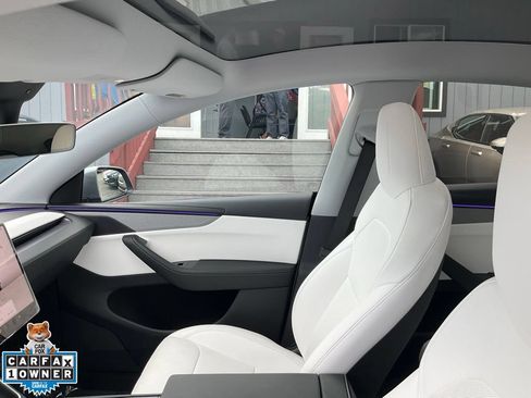 Used 2026 Tesla Model Y Long Range AWD/4WD image 21