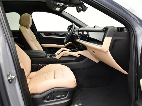 Certified 2026 Porsche Cayenne Coupe AWD/4WD image 53