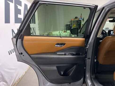 Certified 2025 Nissan Pathfinder Platinum w/ Cargo Package AWD/4WD image 23