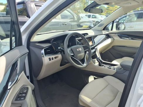 Certified 2023 Cadillac XT6 Premium Luxury image 6