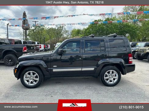 Used 2012 Jeep Liberty Sport image 8