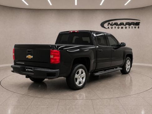 Used 2018 Chevrolet Silverado 1500 Custom w/ Custom Convenience Package RWD image 8