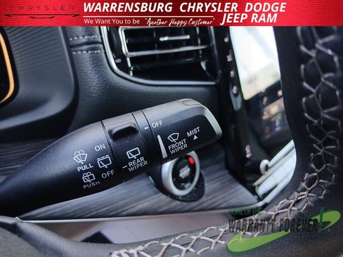 Used 2024 Jeep Wagoneer L Series II w/ Flexible Seating Group AWD/4WD image 21