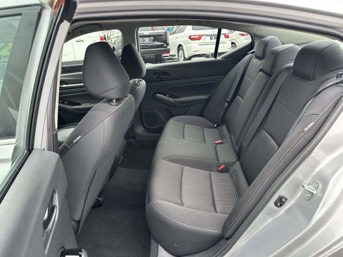 Used 2023 Nissan Altima 2.5 SV image 12