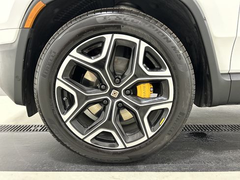 Used 2023 Rivian R1S Adventure AWD/4WD image 9