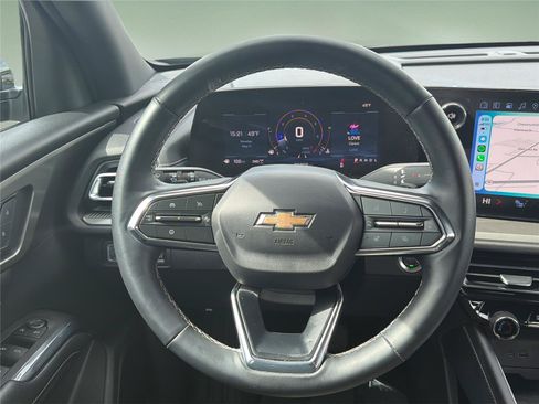 Used 2025 Chevrolet Traverse LT AWD/4WD image 11