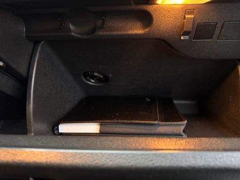 Used 2017 Volkswagen Tiguan S image 22