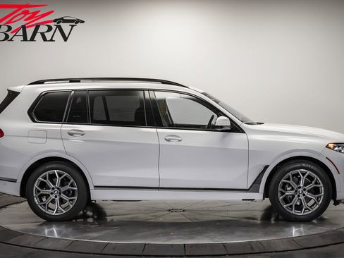 Used 2022 BMW X7 xDrive40i w/ Premium Package image 6