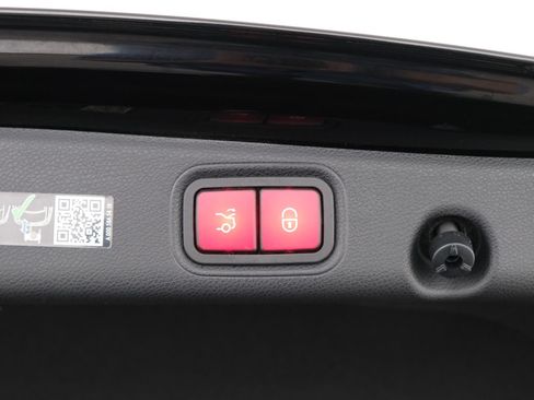 Used 2023 Mercedes-Benz E 350 4MATIC Sedan image 34