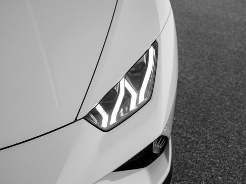 Used 2021 Lamborghini Huracan EVO RWD image 43