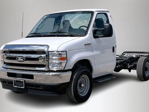 New 2027 Ford E-350 and Econoline 350 Super Duty w/ Power Equipment Group RWD image 2