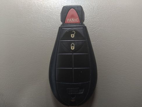 Used 2019 Jeep Cherokee Latitude w/ Popular Appearance Group image 32