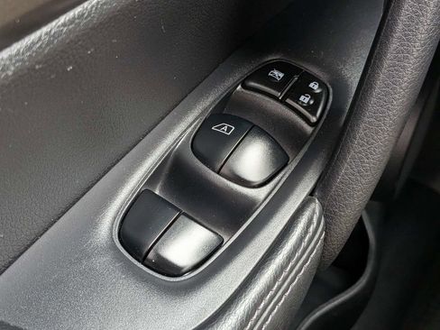 Used 2015 Nissan Rogue SV w/ SV Moonroof Package FWD image 26