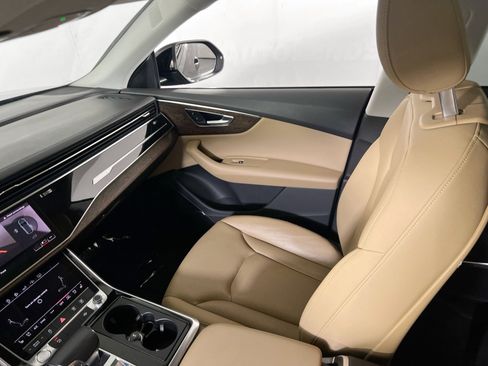 Used 2019 Audi Q8 Premium Plus AWD/4WD image 25