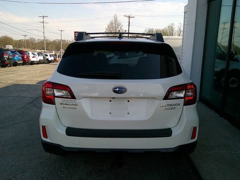 Used 2017 Subaru Outback 2.5i Premium image 5