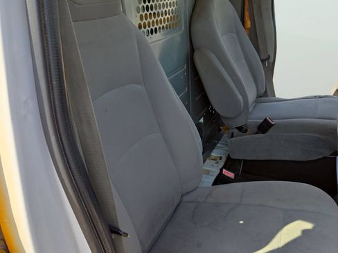 Used 2012 Ford E-250 and Econoline 250 w/ PWR Group RWD image 19