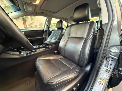 Used 2014 Toyota Avalon Limited image 36