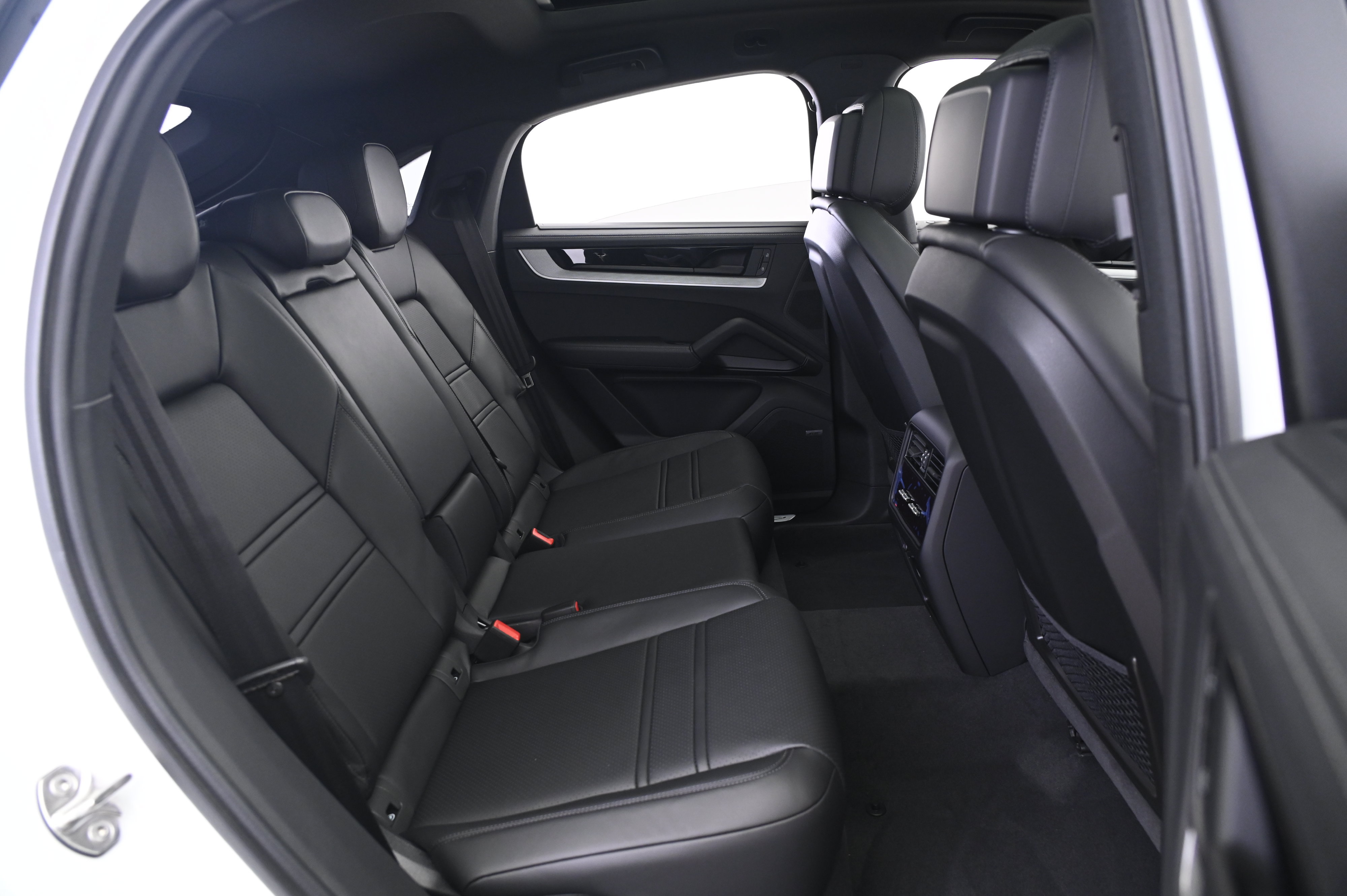Used 2026 Porsche Cayenne Coupe AWD/4WD image 18