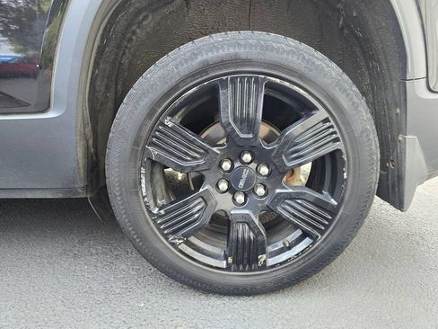 Used 2019 GMC Acadia SLT w/ Black Edition AWD/4WD image 6