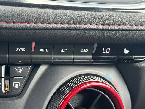 Used 2025 Chevrolet Blazer RS image 31