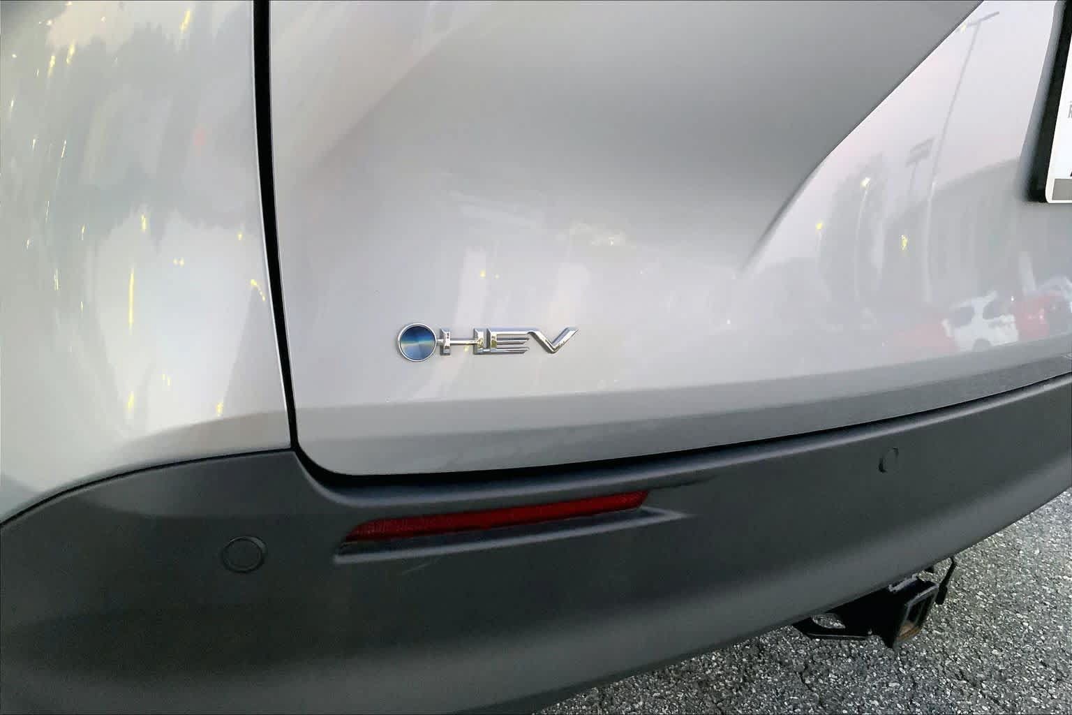 Used 2025 Toyota Sienna XLE FWD image 28