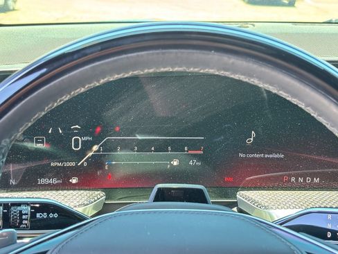 Used 2025 Cadillac Escalade ESV V AWD/4WD image 20