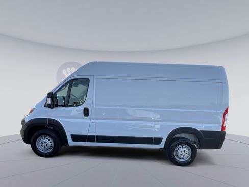 Used 2024 RAM ProMaster 2500 w/ Convenience Group FWD image 13