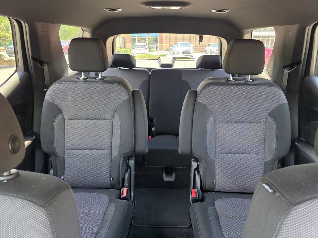 Certified 2023 Chevrolet Traverse LT FWD image 27
