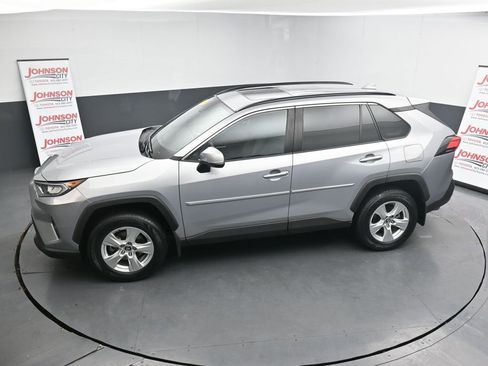 Used 2020 Toyota RAV4 XLE image 27
