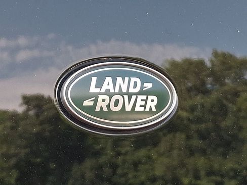 Used 2023 Land Rover Defender 130 X-Dynamic SE AWD/4WD image 30