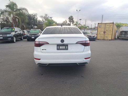 Used 2020 Volkswagen Jetta R-Line w/ R-Line Cold Weather Package image 6