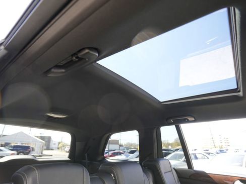 Used 2019 Mercedes-Benz GLS 450 4MATIC image 32