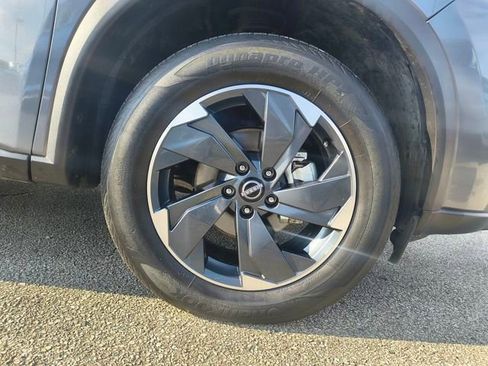 Used 2024 Nissan Rogue SV image 27