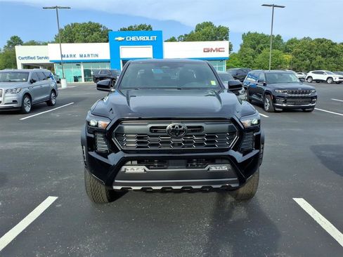 Used 2026 Toyota Tacoma TRD Off-Road AWD/4WD image 2