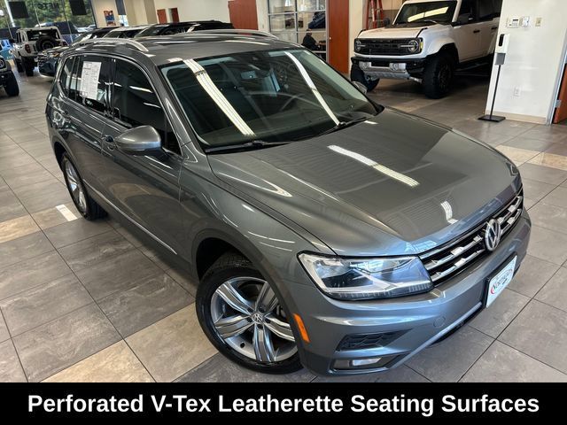 Used 2020 Volkswagen Tiguan SEL AWD/4WD image 11