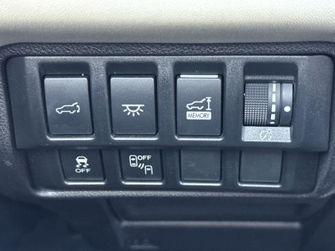 Used 2021 Subaru Ascent Limited image 24