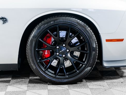 Used 2015 Dodge Challenger SRT Hellcat image 7