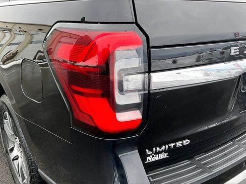 Used 2022 Ford Expedition Limited image 31
