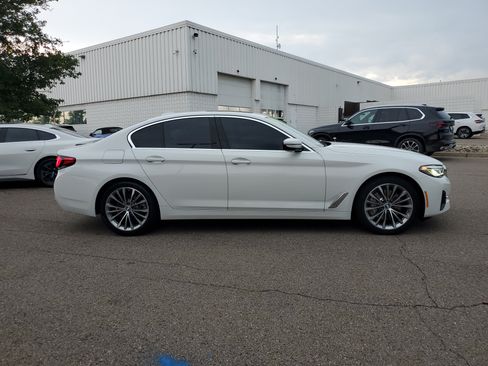 Certified 2023 BMW 530i xDrive w/ Premium Package AWD/4WD image 6