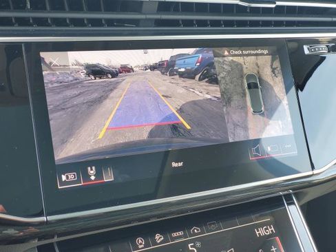 Used 2022 Audi Q7 Premium Plus image 18
