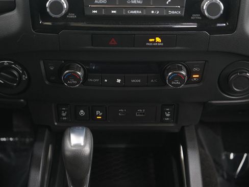 Used 2022 Nissan Frontier SV image 17