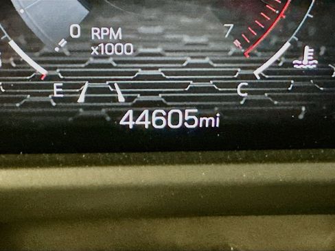 Used 2024 GMC Acadia Elevation AWD/4WD image 19