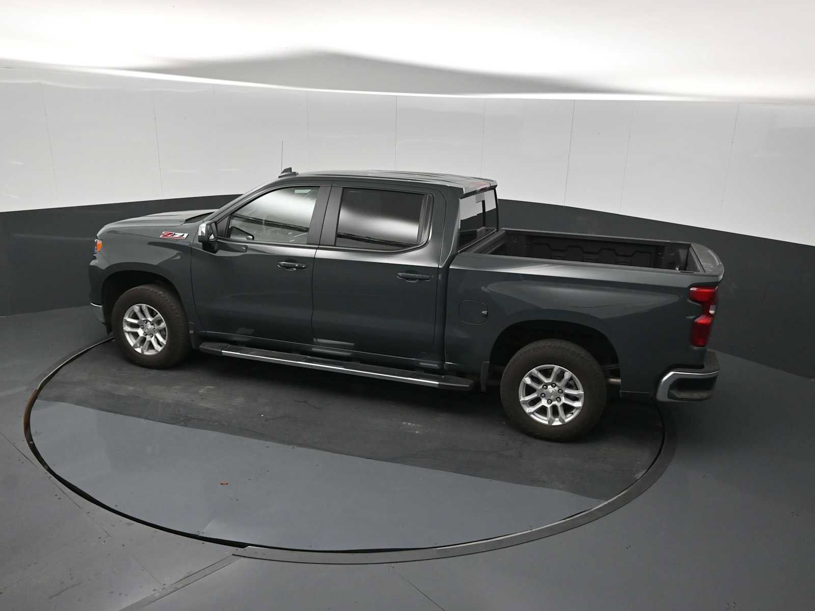 Used 2025 Chevrolet Silverado 1500 LT w/ Z71 Off-Road Package AWD/4WD image 13