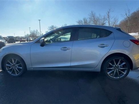 Used 2018 MAZDA MAZDA3 Touring image 5