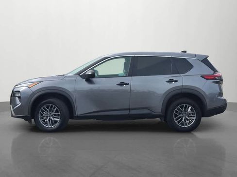Used 2024 Nissan Rogue S image 3
