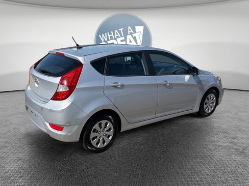 Used 2017 Hyundai Accent SE FWD image 3