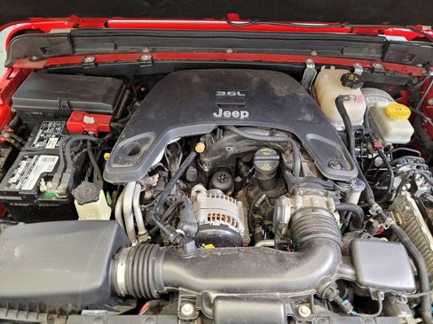 Used 2018 Jeep Wrangler Sport AWD/4WD image 30